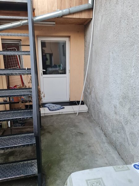 Giurgiu, frizerie cu 6 scaune in 2 rate sau schimb cu apartament Bucuresti